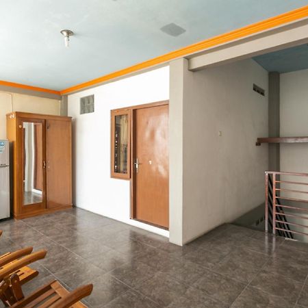 Reddoorz Syariah Near Stadion Manahan Solo 2 Eksteriør billede