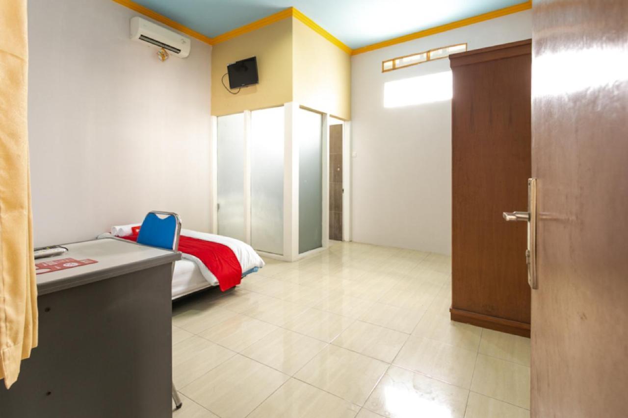 Reddoorz Syariah Near Stadion Manahan Solo 2 Eksteriør billede