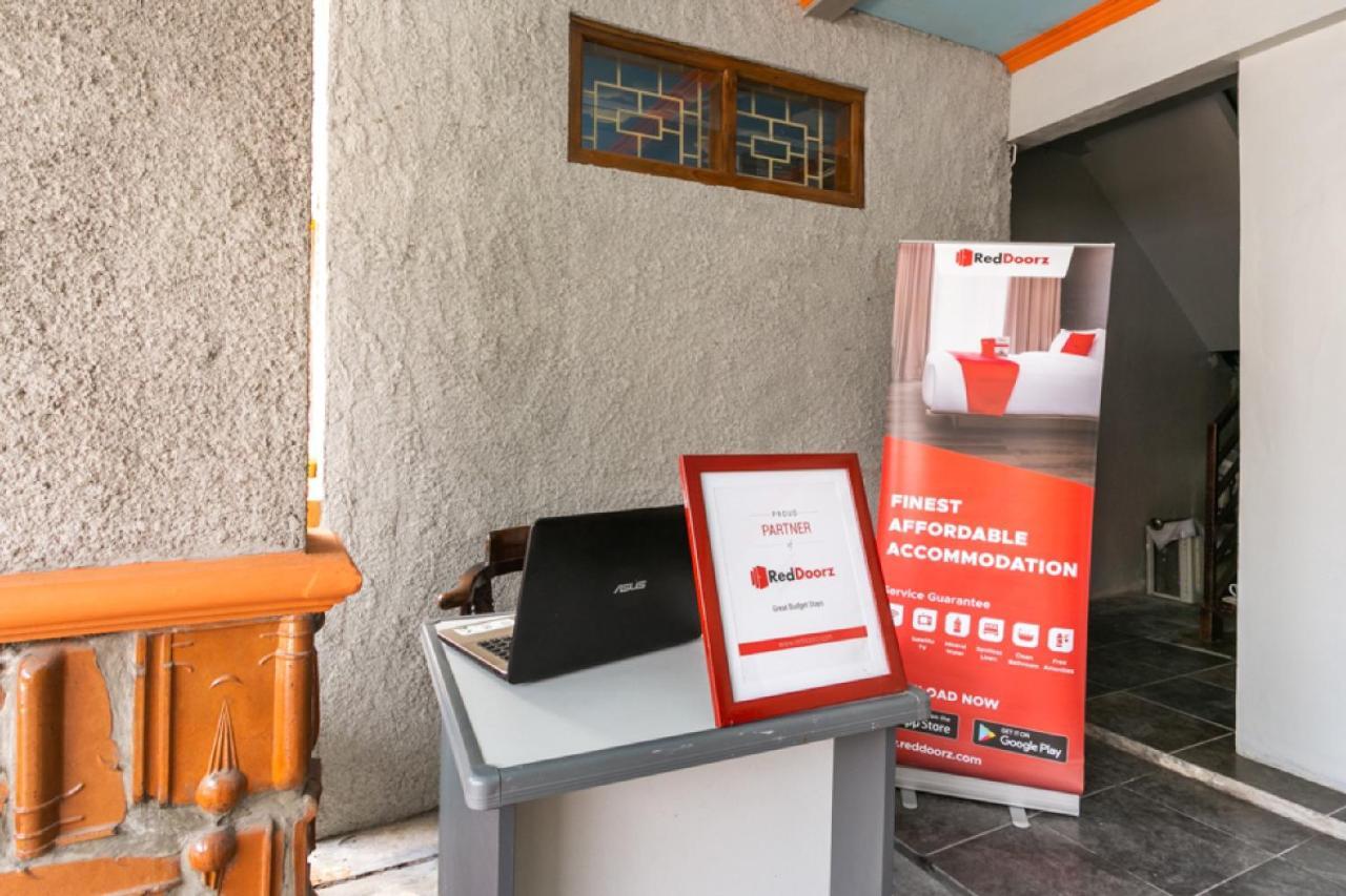 Reddoorz Syariah Near Stadion Manahan Solo 2 Eksteriør billede